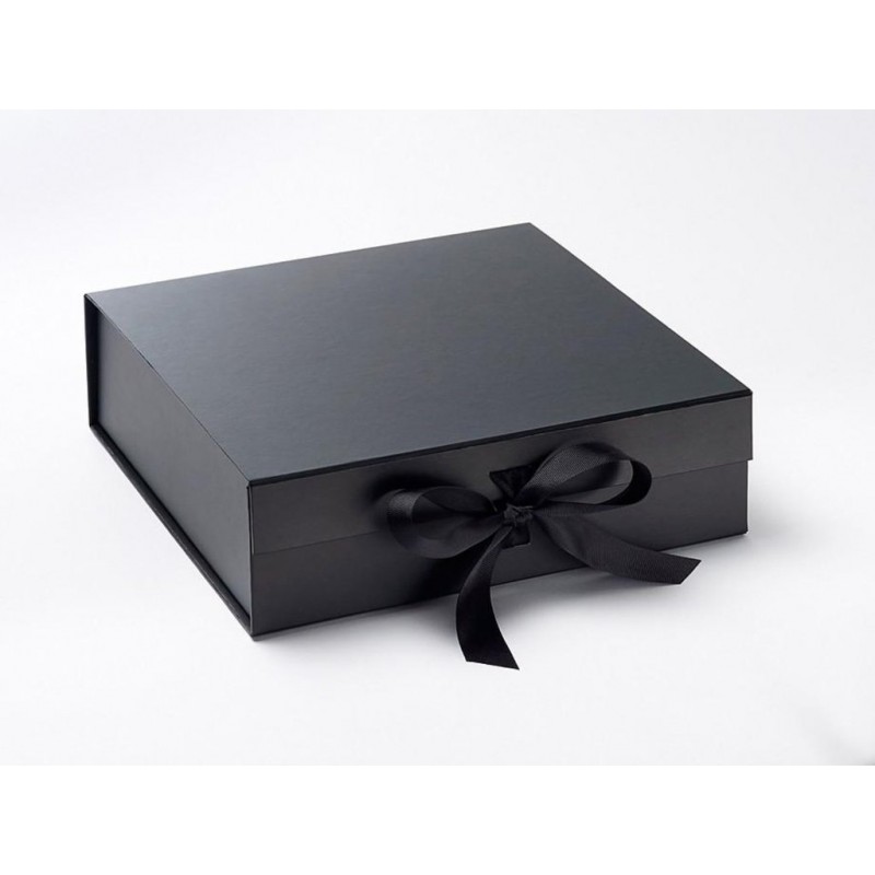 Pudełko ozdobne prezentowe, czarne. Pudełko zamykane na magnes i wstążke. Personalizowane pudełko.