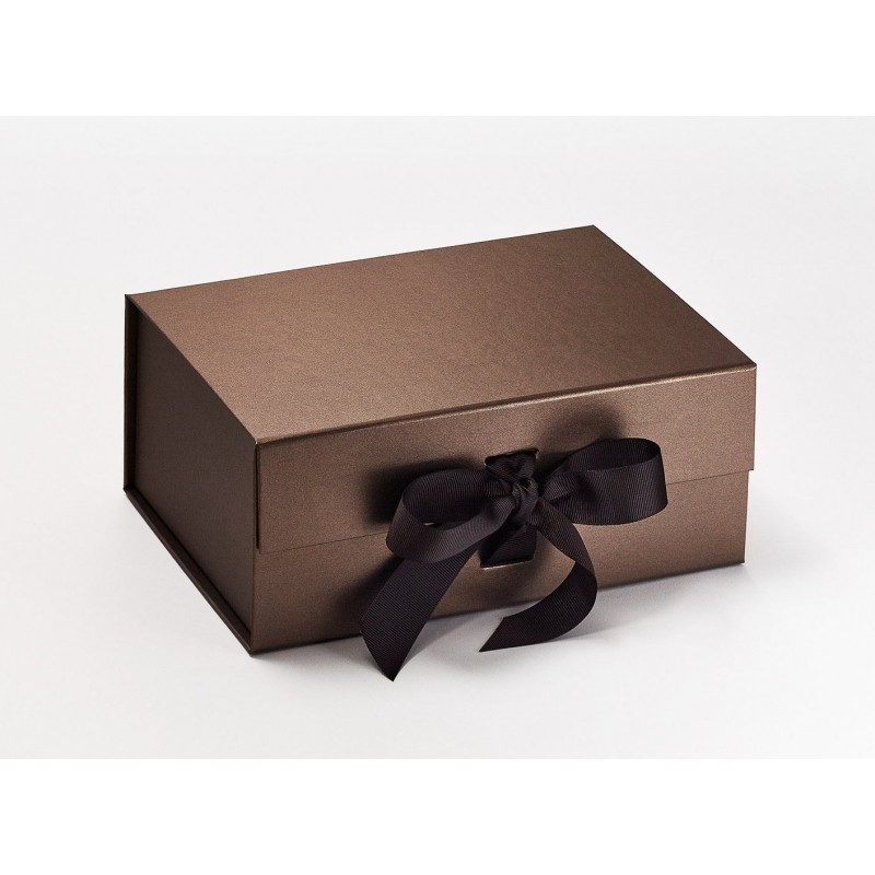 Pudełko ozdobne prezentowe, brązowe. Pudełko zamykane na magnes i wstążkę. Personalizowane pudełko.